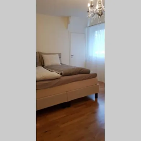 Flott Leilighet Pa Apartment